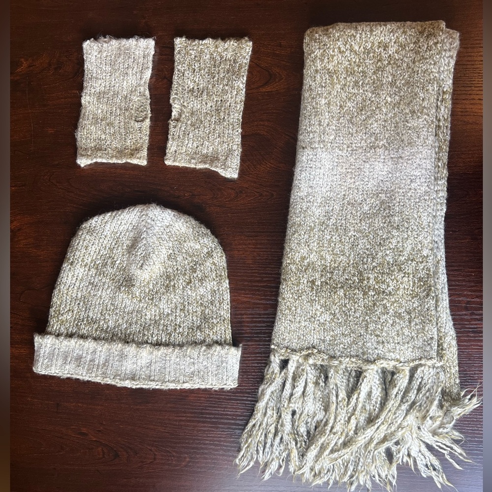 Michael Stars - Scarf - Beanie - Wrist Gauntlets - Green/White Fade